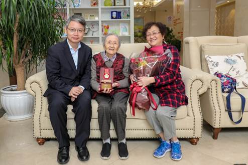 说明:http://news.suibe.edu.cn/_upload/article/images/7a/60/a22799544e5cbc84811a79660fa6/c04e09ef-bf7d-4e1f-8a54-0460cab2459d.jpg