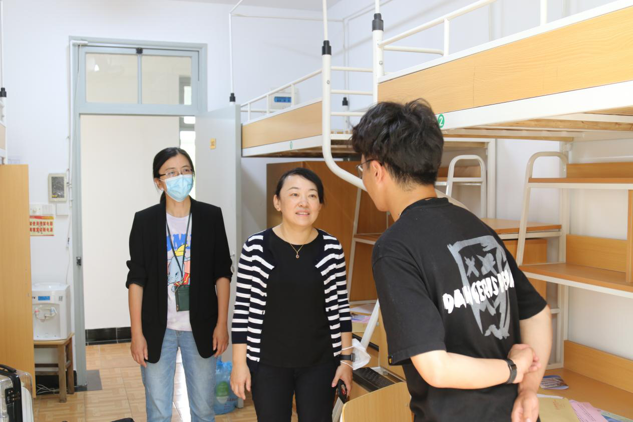 书记许玫,党委副书记,副校长祁明,党委副书记吴毅,副校长徐永林,吴忠